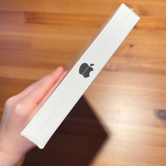 Apple Magic Wireless Keyboard with Numeric Keypad Silver Rechargeable Bluetooth - Picture 8 of 13